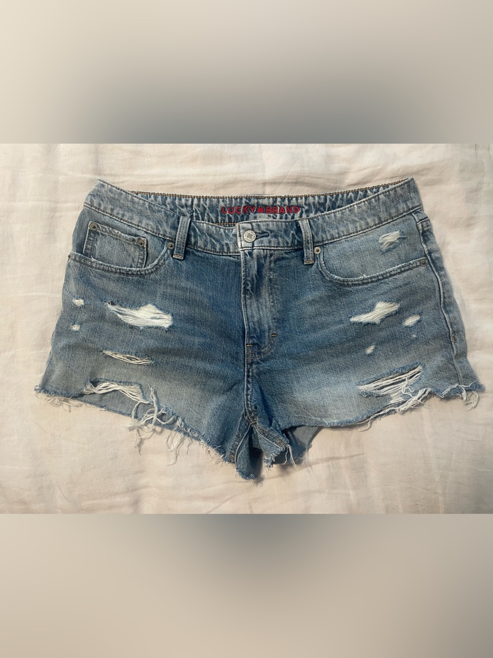Lucky Brand Mid Rise Festival Denim Shorts in Gone Surfin’ Wash Sz 30 - Picture 7 of 13